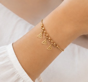 Triple Triangle Charm 925 Sterling Silver Bracelet detail view