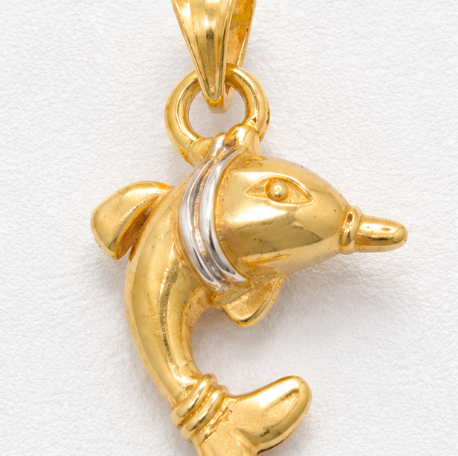 Ocean Charm – 22K Gold Dolphin Pendant detail view