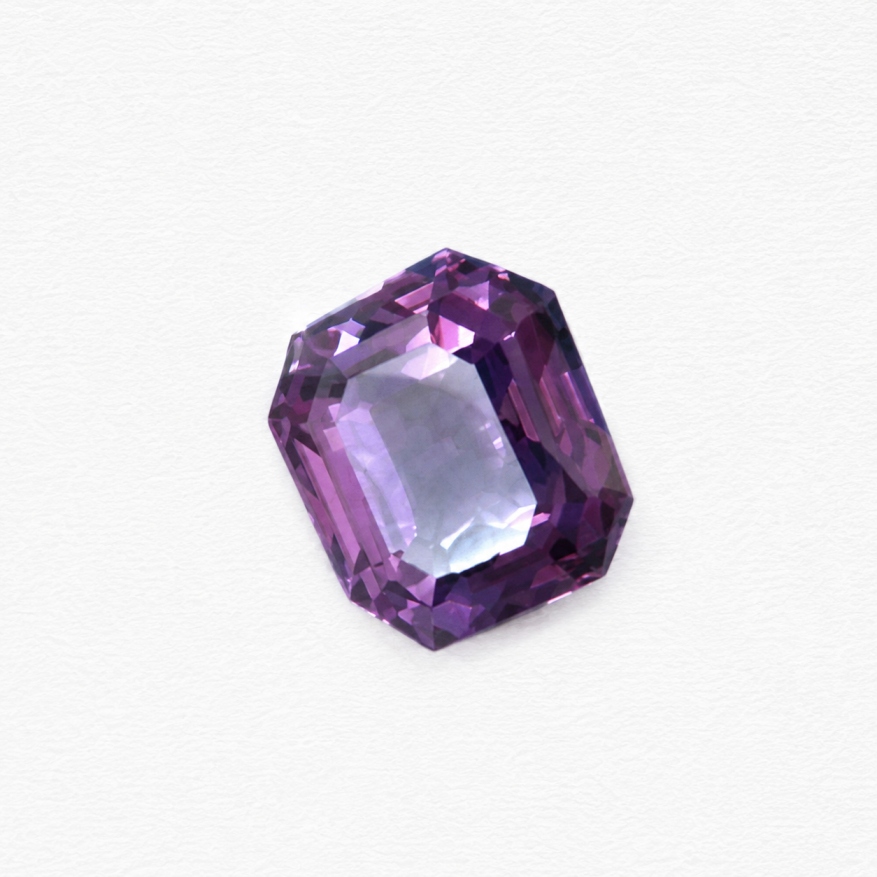 Lavender Crown 5.31 Carat Octagon-Cut Amethyst (Katela) Gemstone front view