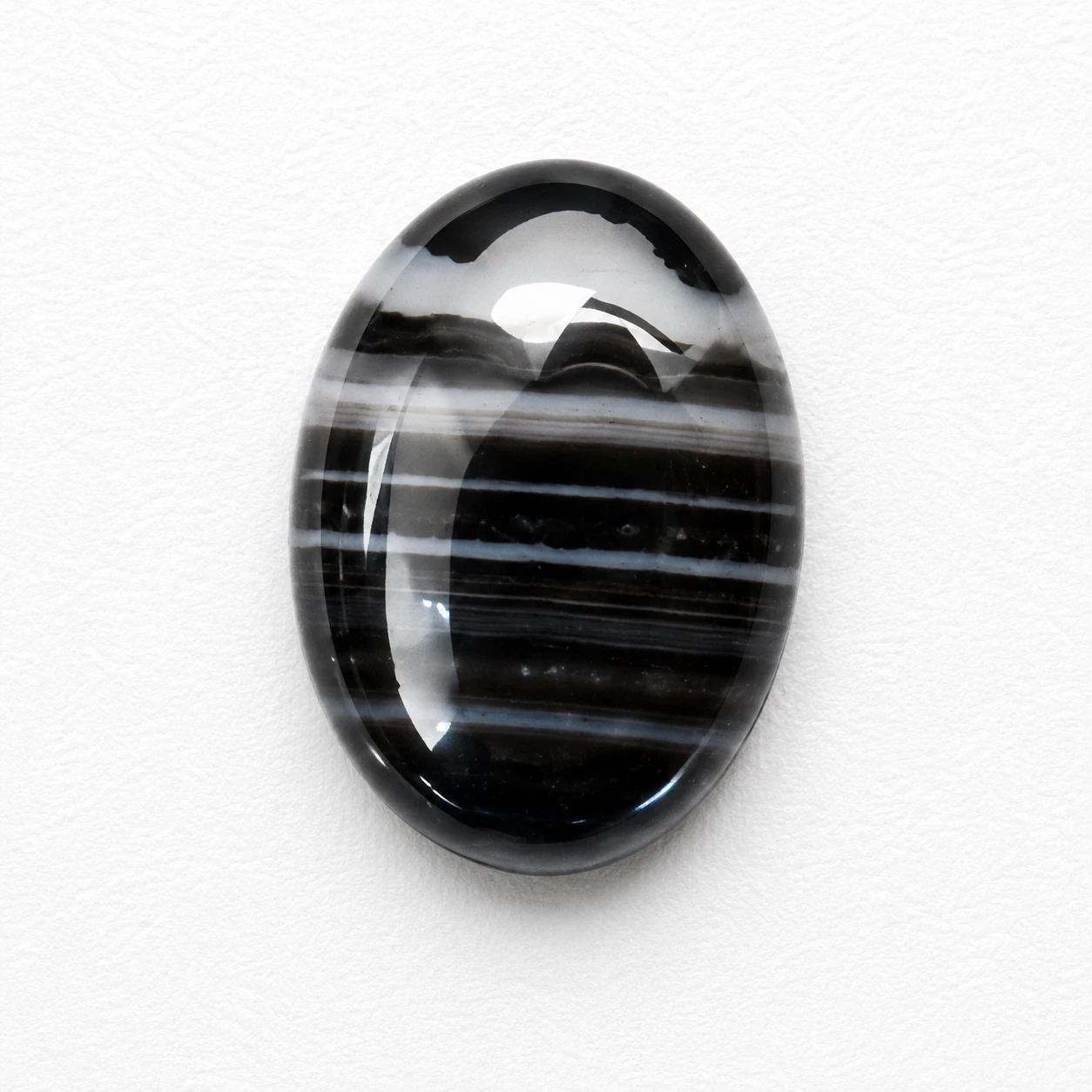 Midnight Stripes 9.33 Carat Oval Black and White Agate (Akik) Gemstone side view
